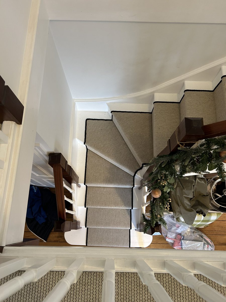 J & I CARPETS tweet media