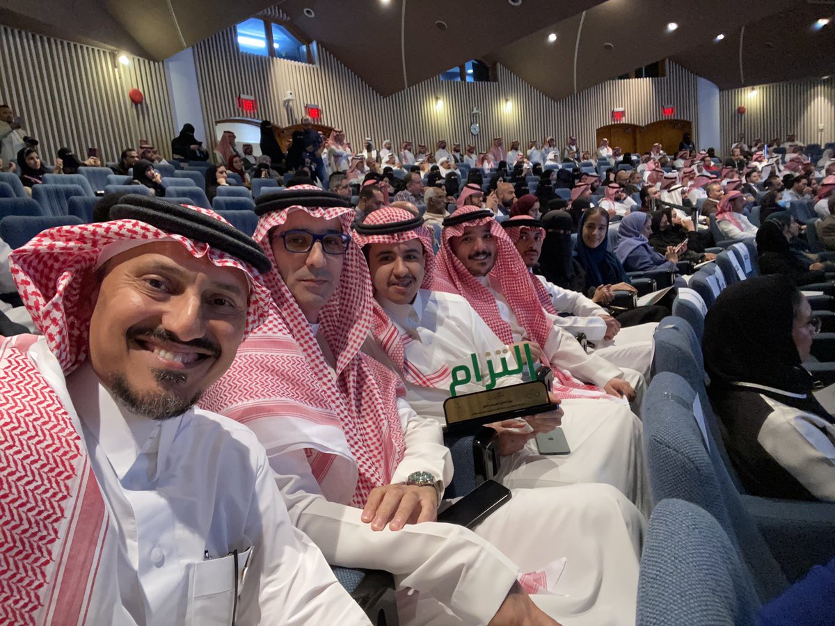 Qassim_Muaidi's tweet photo. بفضل من الله ثم جهود افراد اسرة @Physioone_KSA تم تكريم مركز العلاج الطبيعي الاول بالدمام من قبل الشؤون الصحية بالمنطقة الشرقية بجائزة الاكثر التزاماً بالشرقية خلال عام 2023…
شكرا ل @moh_eastern على هذه المبادرة الكريمة ولجميع افراد فيزيوون على تميزهم ونسأل الله دوام التميز https://t.co/vFtwdhxvaC