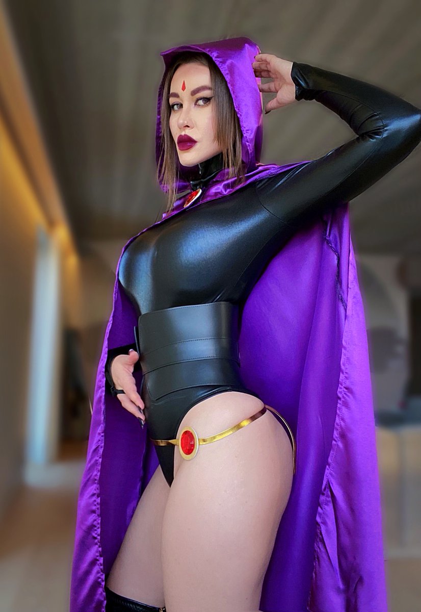 helladmn's tweet photo. You like purple or black?#cosplay  #TheColorPurple #TeenTitans #Raven https://t.co/LeCiVpYZA7