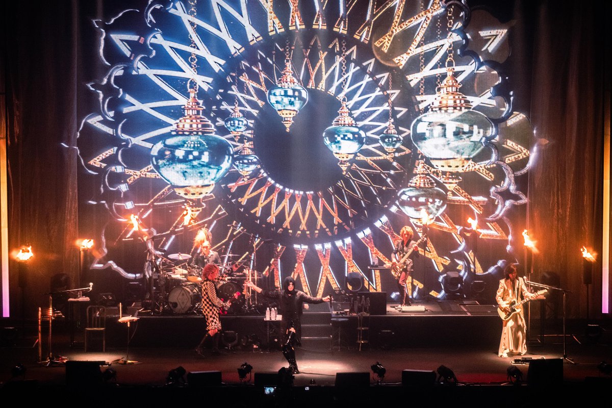 BUCK-TICK、ライヴ映像作品『TOUR 2023 異空-IZORA- 0723 TOKYO GARDEN THEATER』＆櫻井敦司（Vo）ソロ・アルバム『愛の惑星』アナログ盤来年3月7日同時リリース決定

tower.jp/article/news/2…

#BUCKTICK
#櫻井敦司
#タワレコオンラインニュース