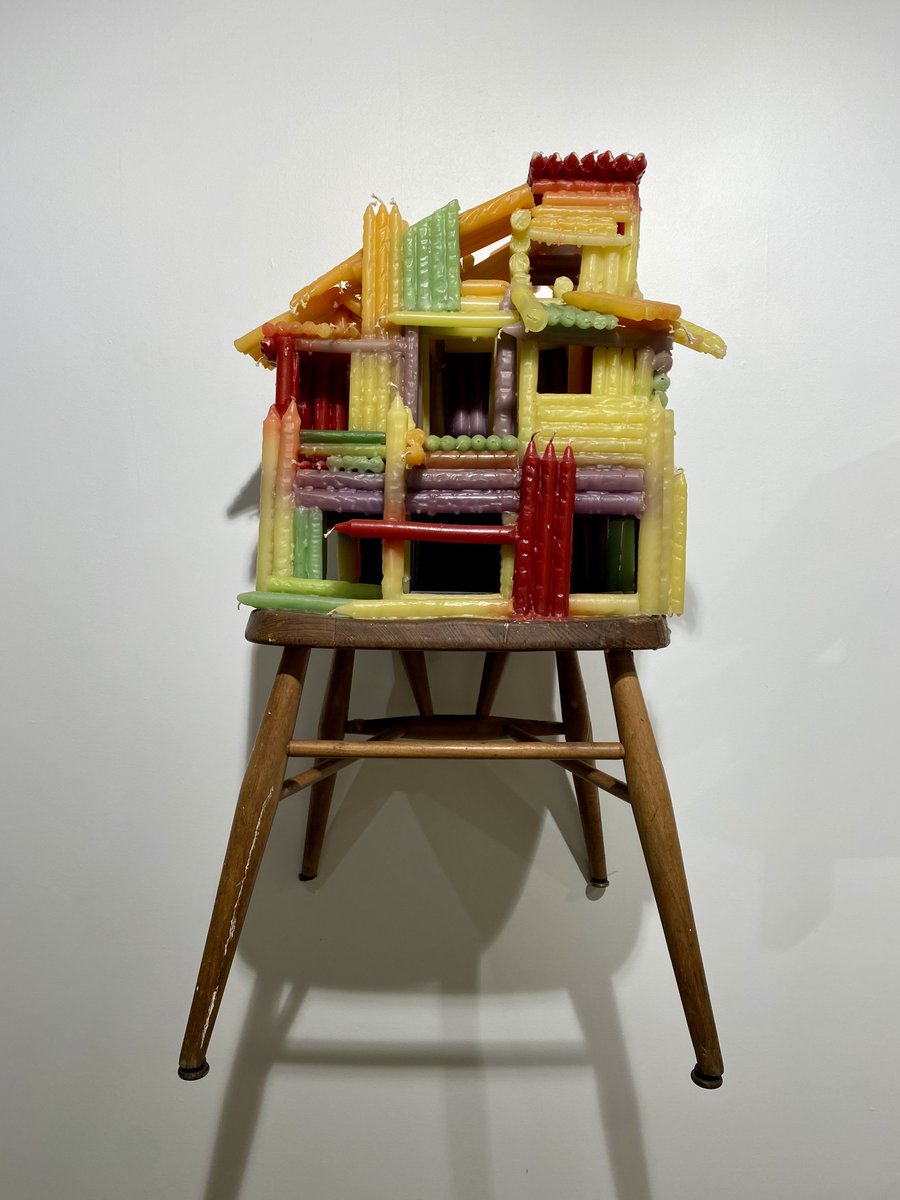 Guiguiii94's tweet photo. Parfois, il y a des artistes contemporains dont on peine à comprendre l’univers, la démarche artistique et, à dire vrai, l’intérêt.
C’est le cas du plasticien franco-chinois #ChenZhen (1955-2000) dont la @GContinua présente actuellement une rétrospective variée de son œuvre. https://t.co/vnq3UtwOvC