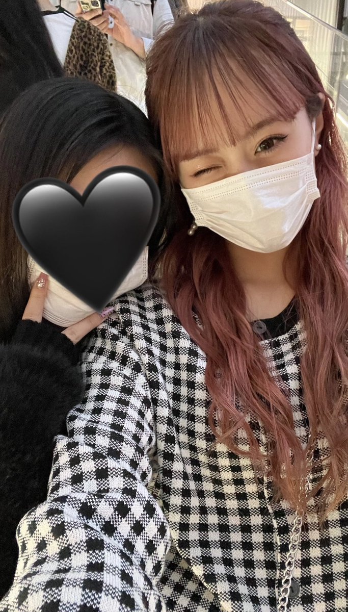 実はこんなに髪ピンクでロングだったのです！！！( ・᷅ὢ・᷄ 三 ・᷅ὢ