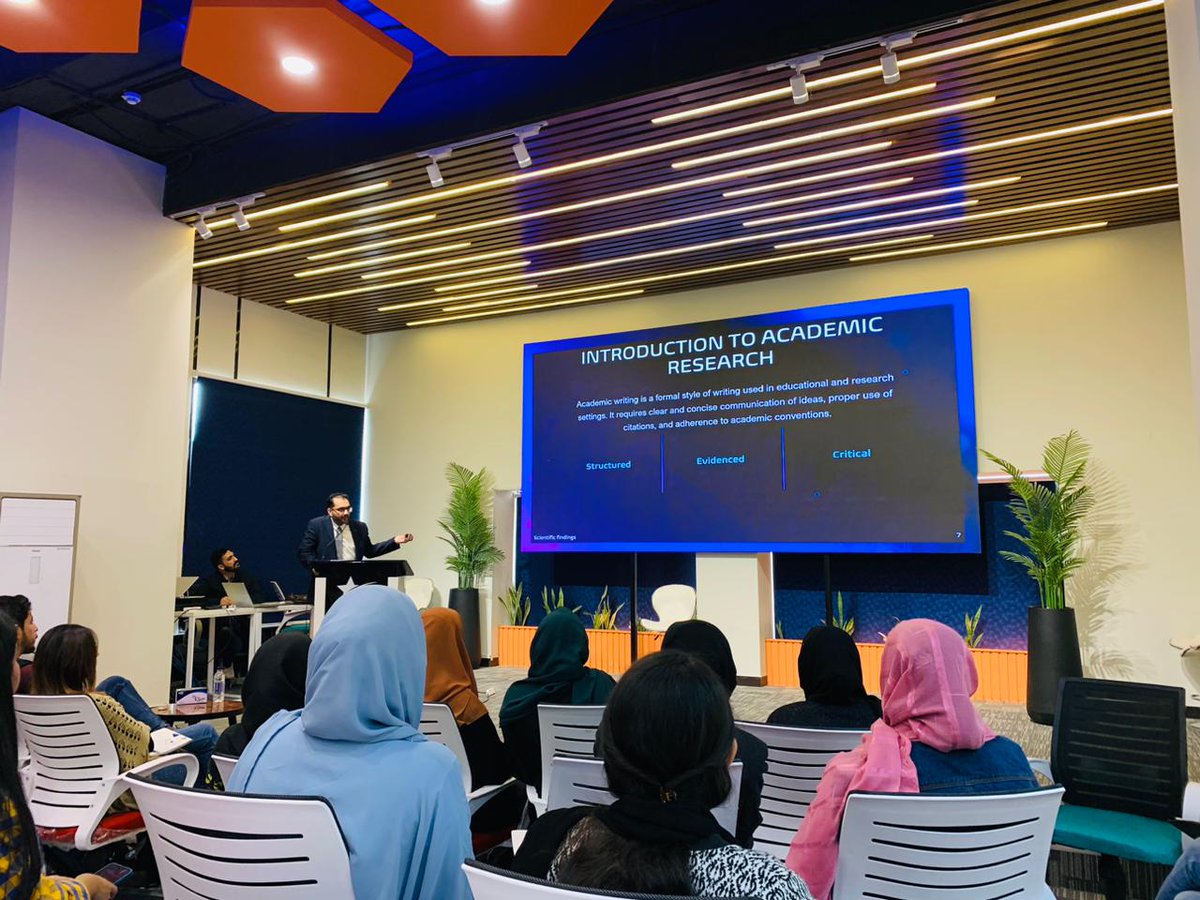 ummerabbasi21's tweet photo. Currently at NICAT: SPIR at one-day workshop on prospects of AI in academic research by TimesGlo / Getting acquainted with some super cool AI stuff in research and academia #TGWorkshop
@TimesGlo @SummarRao https://t.co/YuhHxv6hGE