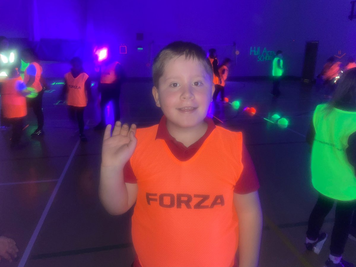 strichardsrc's tweet photo. Get glowing multi-skills Festival for year 5 and 6's #getglowing #Christmas #waudbycentre #ShineLikeStars https://t.co/N1IuKUQREY