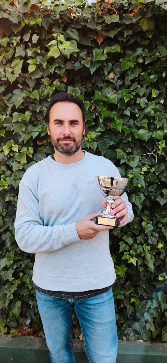 TORNEO | Buenas noticias en los torneos de la <a href="/fedetenismadrid/">Federación de Tenis de Madrid</a> 
Nuestra jugadora, Jimena Matías Naveso, campeona en el Rozas Club Tierra 🏆💪🏼

Nuestro profe, Bruno Álvarez Rivero, campeón XX Torneo Veteranos ‘Luis Menéndez’ de Alameda 🏆💪🏼

Enhorabuena!! 🎾
.
#Leganes #CTAlborada