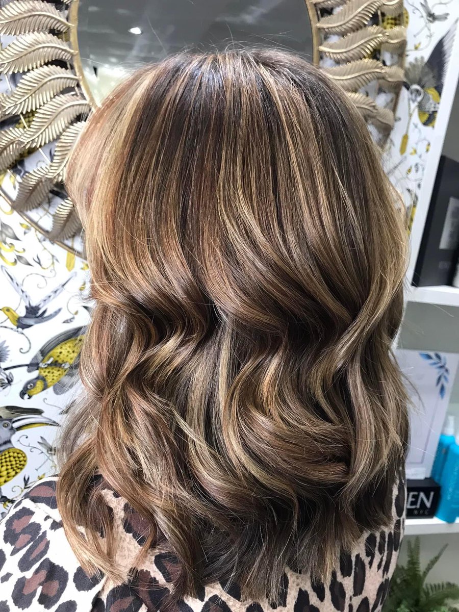 M&M Hair, 🧡Soft Copper & Gold 💛  We all need a little warming up at the moment & these tones are great for putting warmth into your hair & lifting your skin tone ✨
Hair by Matt 

#mandmhair #copperhair #goldhair #balayagehighlights #haircare