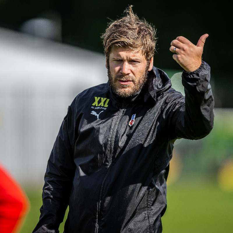 HelsingborgsIF's tweet photo. 📄✍️ | Huvudtränare Klebér Saarenpää har kompletterat sin tränarstab med assisterande tränare Max Lindén och målvaktstränare Sven Andersson.

Läs mer ▼