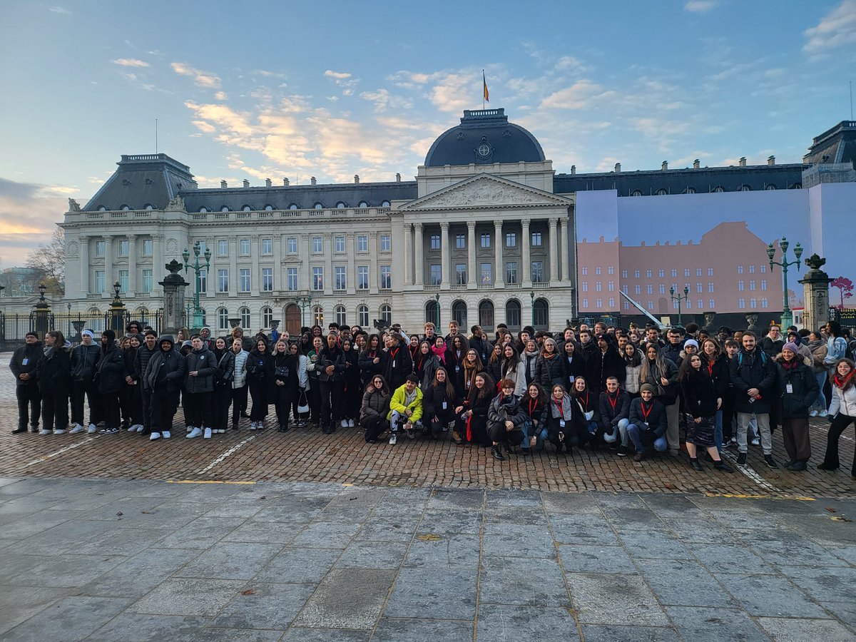 romaeducation tweet media