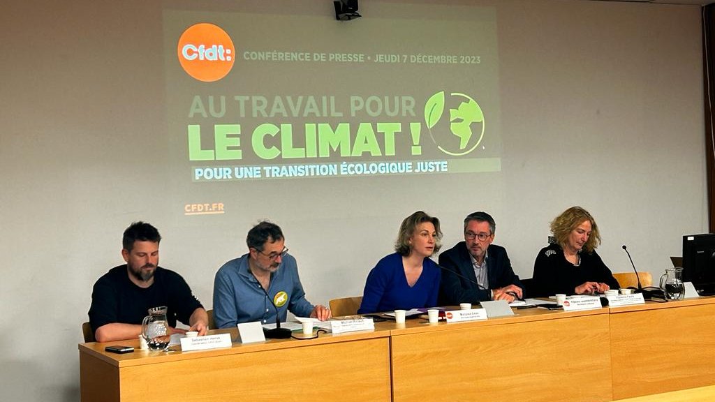 CFDT's tweet photo. "Le syndicalisme est un mouvement incontournable pour réussir la transition écologique, pour porter le progrès social et démocratique. Les travailleurs sont les premiers concernés par le changement climatique : agriculture, bâtiment etc." @MaryliseLeon #AuTravailPourLeClimat https://t.co/grrNZX88IB