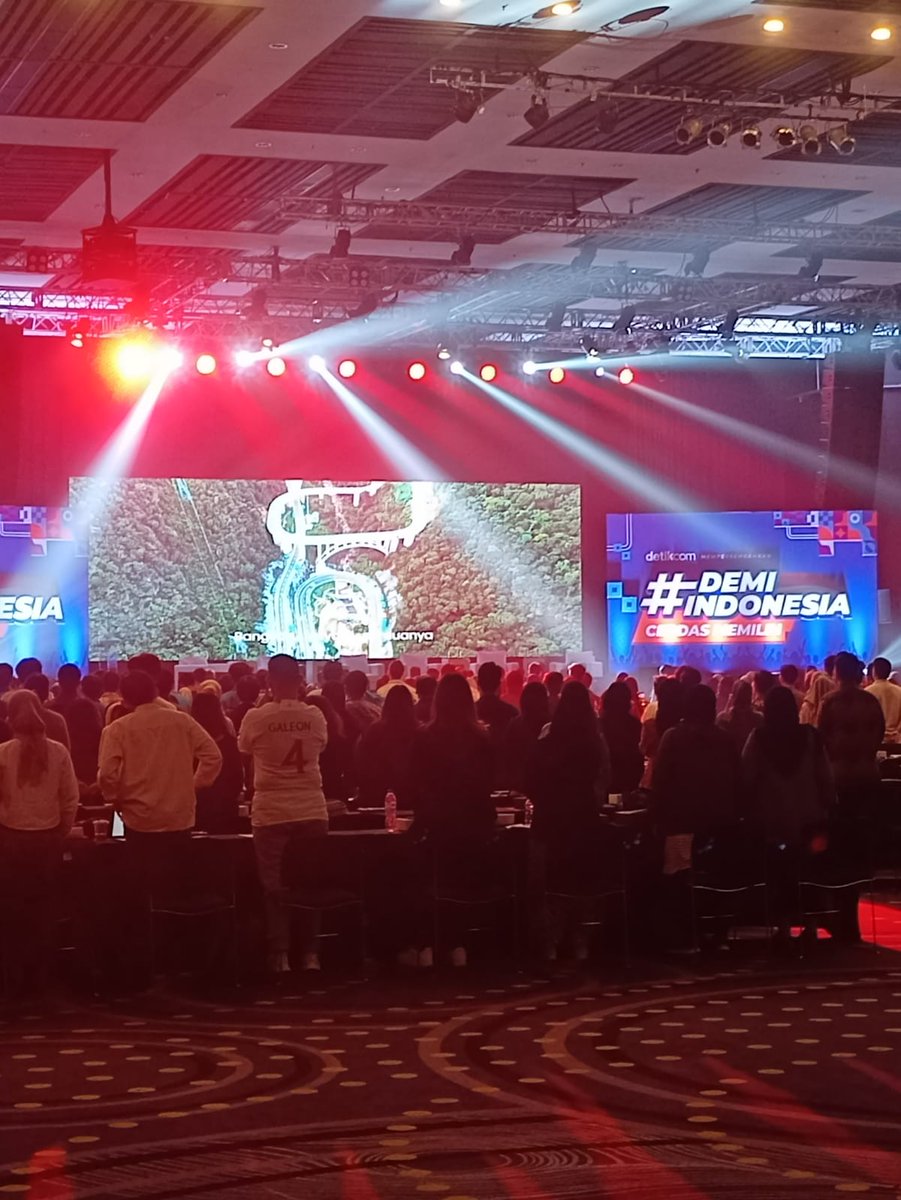 MakCentong's tweet photo. Yuks tentukan pilihan kita dengan cerdas memilih . Siapa pilihan mu di tgl 14 Februari 2024 nanti
simak yuks
https://t.co/74sFlBx8zt
https://t.co/QuOORXSO0c
#DemiIndonesiaCerdasMemilih
#detikpemiludamai https://t.co/VyyseV02ke