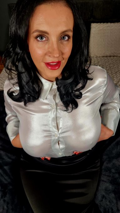 Are you ready to ruin my satin blouse? 💦💦 https://t.co/RQfkPURfX5<a href="/tag/clip"class="tags"><span>#clip</span></a>