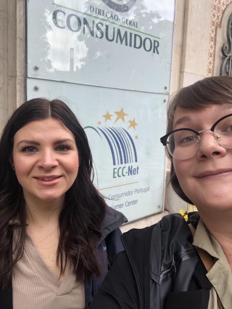 Anna och Stina befinner sig i Portugal för att lära sig mer om hur vårt systerkontor i Lissabon arbetar. På det sättet kan vi stärka våra relationer inom nätverket och därmed hjälpa konsumenter bättre i framtiden.