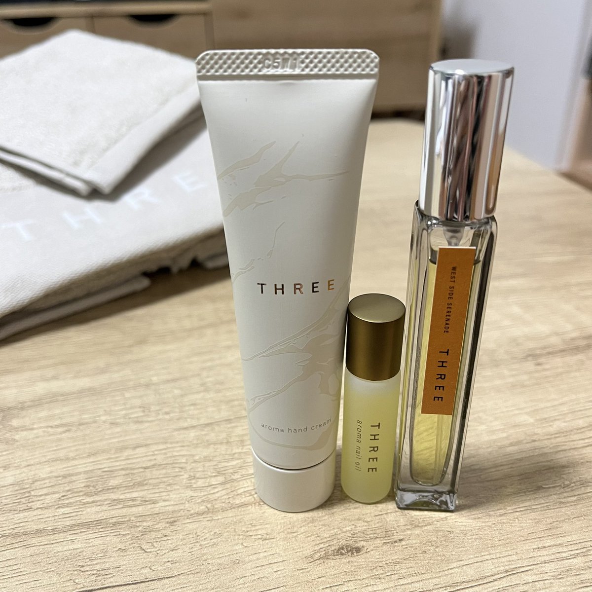 e_m_t_424's tweet photo. THREE購入品😽😽
いい香りで、癒される❤️

#three #threecosmetics #スリー #香水 #フレグランス #ハンドクリーム #いい香り https://t.co/GYd9ONWKMG