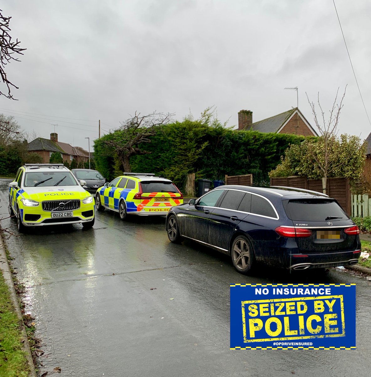 tvprp's tweet photo. This car was stopped in #Amersham for a document check under #OpTutelage
The βcar traderβ tried to hide being a taxi by saying the rear passenger was a friend but this was not the case β
#Seized #S165
We dropped the innocent passenger to their destination π
#P4813 #P0916 https://t.co/y40xKCTuaq