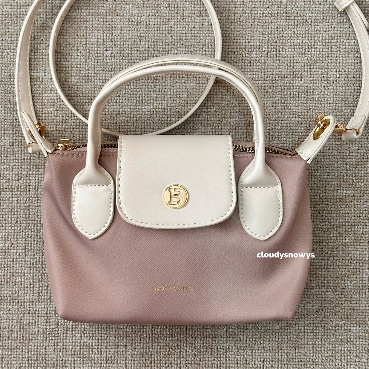 cloudysnowys's tweet image. definisi tas kecil tapi MUAT BARANG BANYAK, 2in1 bisa jadi slingbag &amp;amp; handbag juga🫵🏻

kalau kalian suka main pakai tas kecil gini, ini cocok banget sih kepake juga buat acara2 tertentu kaya kondangan gitu, warnanya juga banyak masuk ke semua outfit😭🤍

harganya juga affordable🥹