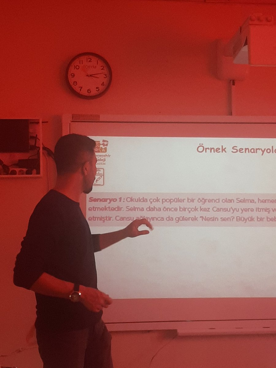 Anlamlı bir seminer
"Zorbalığa DUR De"
<a href="/AtlihanMumtaz/">Mümtaz ATLIHAN</a> 
<a href="/ismailK08300410/">İsmail Karaman</a> 
<a href="/DadayMikail/">Mikail Daday</a> 
<a href="/sibeldurak18/">Sibel Durak</a> 
<a href="/bahcesehir_van/">Bahçeşehir Koleji Van Kampüsü</a> 
<a href="/bahcesehir_k12/">Bahçeşehir Koleji</a>