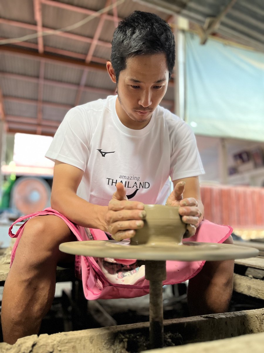 consaofficial's tweet photo. 『クレット島』では陶芸体験もさせていただきました🏺

選手達はとても真剣に作っていました👀

#consadole #コンサドーレ
@AmazingThaiJP https://t.co/eOR65DoHCR