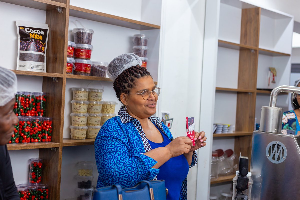 TheHACSA's tweet photo. Recapping the HACSA Sankofa Summit &amp; Heritage Experience 2023!
We had an amazing time exploring Tetteh Quarshie's cocoa farm. A follow-up trip to the Cocobytes factory to witness the chocolate-making process.
   #HACSA #chocolatetrail #throwbackthursdays #Sankofa https://t.co/ENRjSETHe1