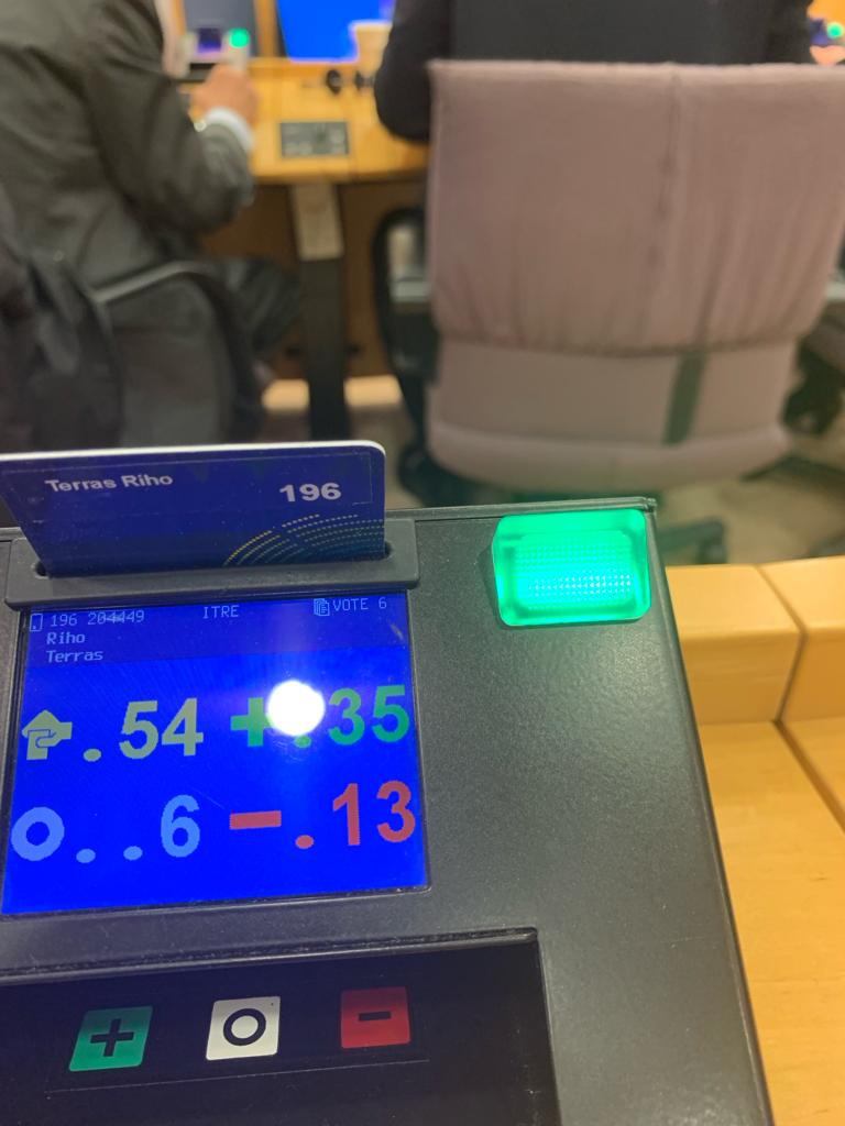 RihoTerras's tweet image. Trilogue agreement on European Digital Identity #eIDAS, approved in @EP_Industry Committee!

I as the @EPPGroup negotiator am happy to say that we are one step closer to a legally binding free of charge digital signature and digital identity means for all EU citizens!