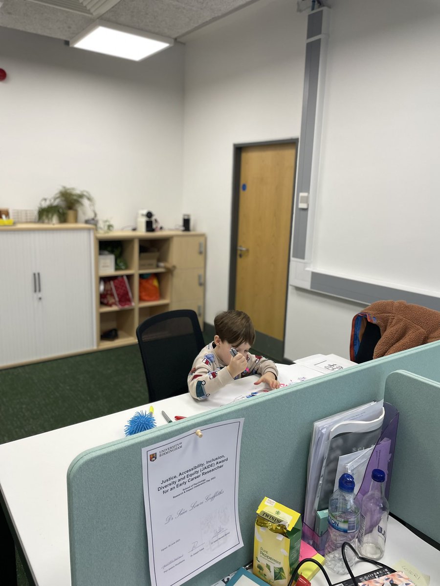 lowrigriffiths_'s tweet photo. My new RA is hard at work! 🧐🤭 #academicmama #neveradullday #poorlyboy #toomanydeadlines #spinningplates #mamasboy💙 https://t.co/IjFWf7lmmA