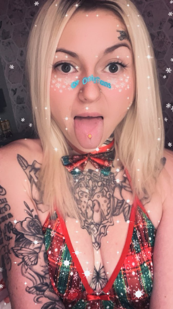 InkedUpNympho's tweet photo. Are you on santas naughty list? ME TOO😈😜 
-Come join the naughty page, for the naughtiest boys &amp; girls😮‍💨

https://t.co/ykp2ykNhJl https://t.co/YPeX0WNfTf