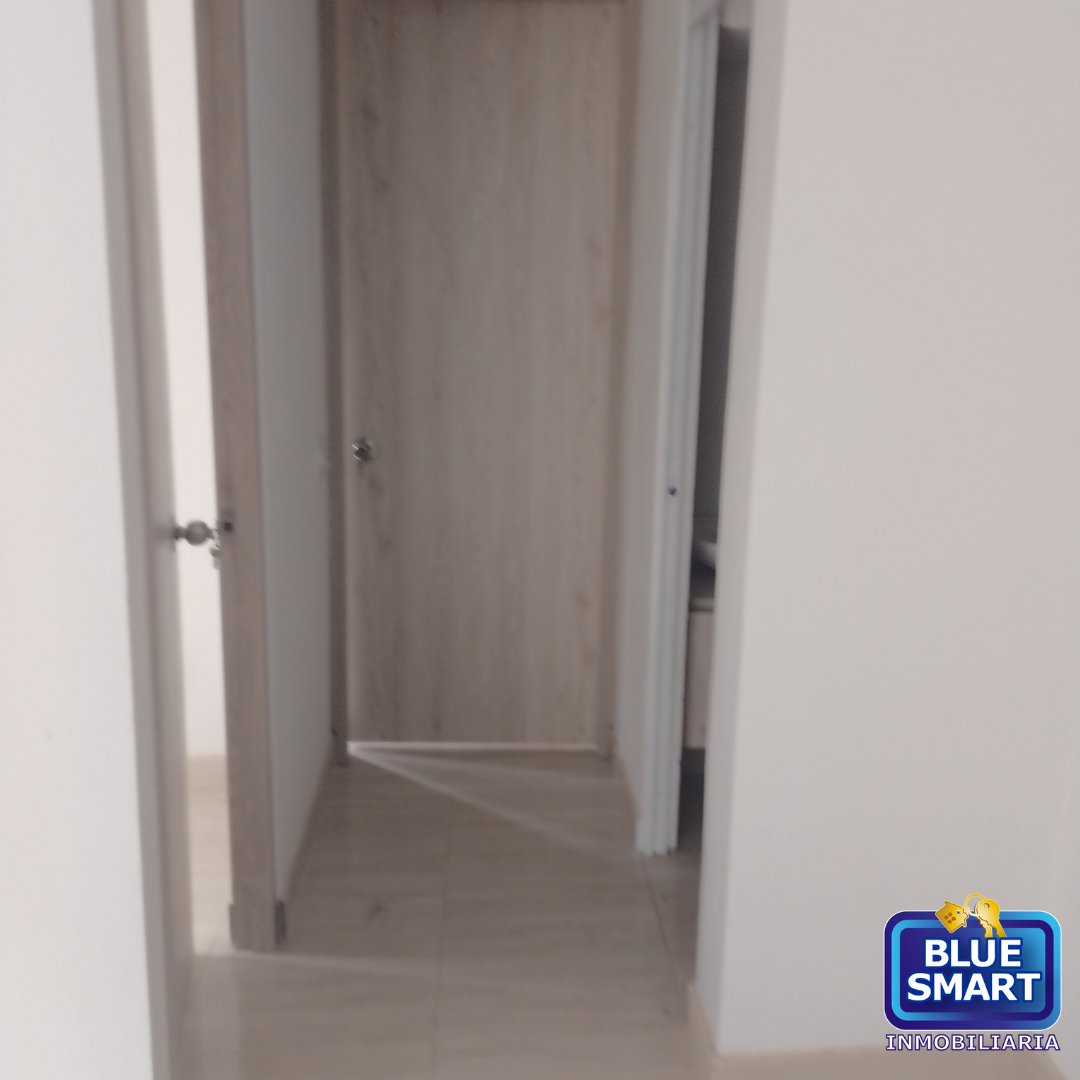 BlueSmartPrin's tweet image. ¡Se ARRIENDA Apartamento Piso 7 del Conjunto Primavera

Este elegante apartamento de 33 m2 te brinda 2 habitaciones en el encantador barrio Primavera, Bogotá. ✨🏙️

💲Canon: 1.300.000
📱wa.me/573152594654