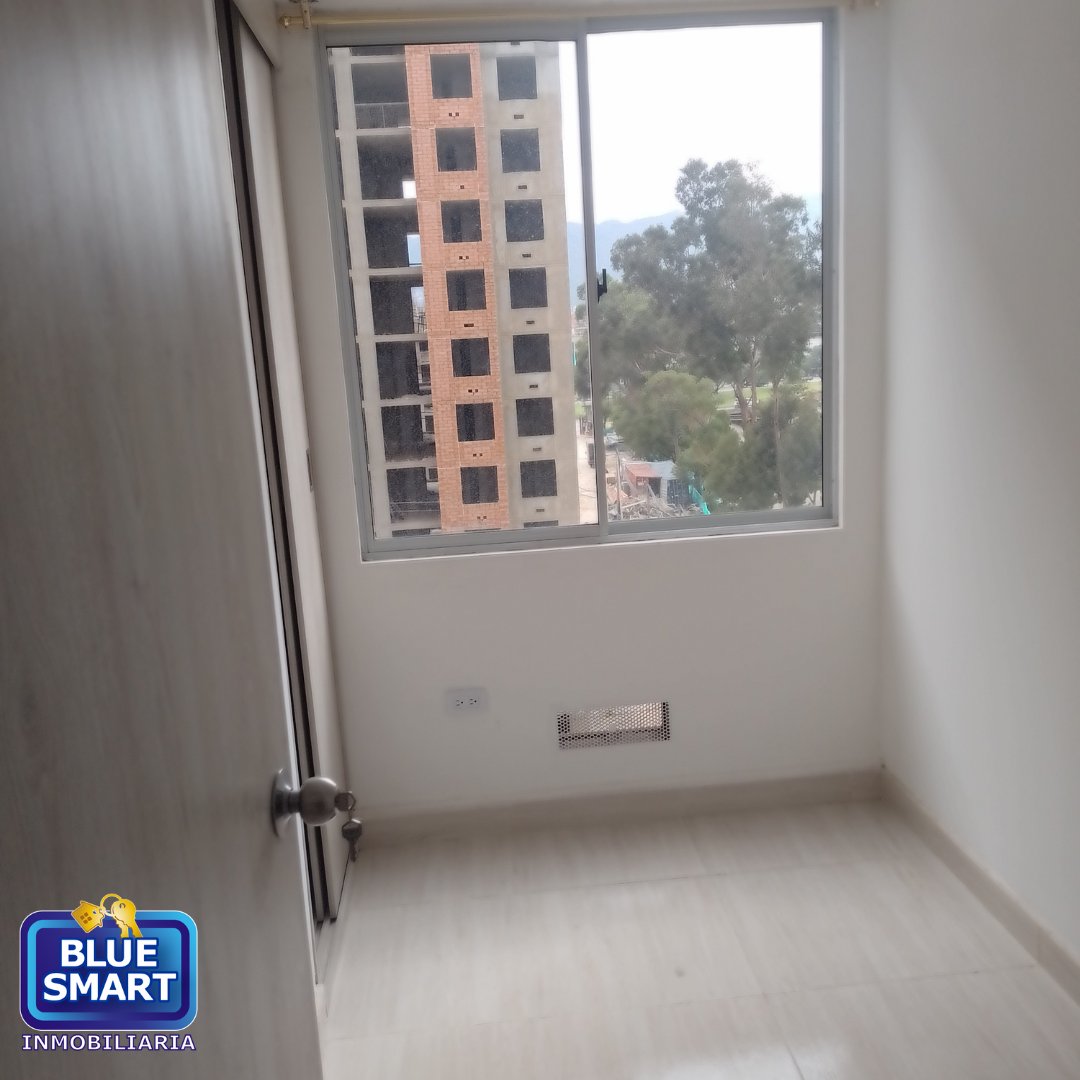 BlueSmartPrin's tweet image. ¡Se ARRIENDA Apartamento Piso 7 del Conjunto Primavera

Este elegante apartamento de 33 m2 te brinda 2 habitaciones en el encantador barrio Primavera, Bogotá. ✨🏙️

💲Canon: 1.300.000
📱wa.me/573152594654