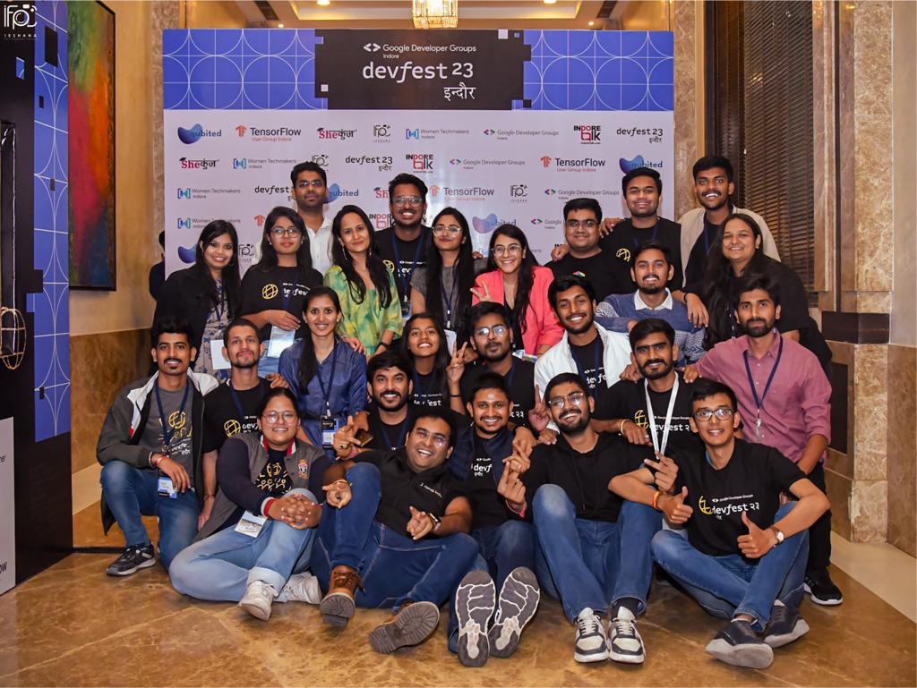 GDG_Indore's tweet photo. Smiles grow with successful days! 🌟 Here's a glimpse of the fantastic #devfestindore2023 team 🤩. 
A symphony of hard work, creativity, and camaraderie sculpted an event👾 to remember. Together, We wove the future of tech. 
🚀 Team GDG: where unified spirits inspire innovation. https://t.co/jr2vBdqRKZ