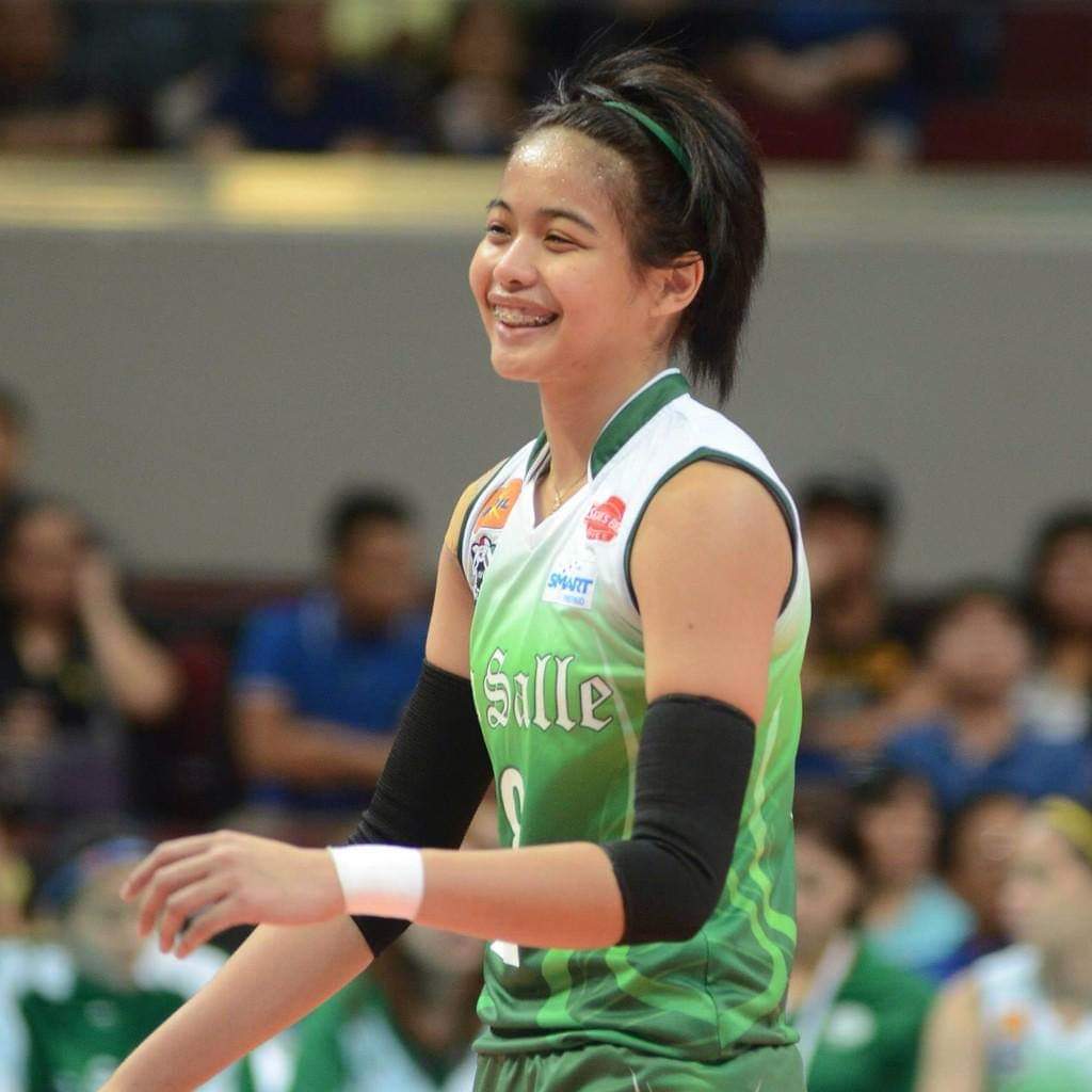 vicgalangloml's tweet photo. Ara Galang, nakita ko ang nag-aalab na pagmamahal mo sa volleyball at sa mga taong naniniwala sayo. Dahilan kung bakit kita mahal, minahal, at mamahalin pa. Sana hindi mo isara ang libro dahil nandito pa kami na handang magbasa ng sanlibong pahina ng kwento mo, mahal ko. Salamat. https://t.co/siWDZulBhV