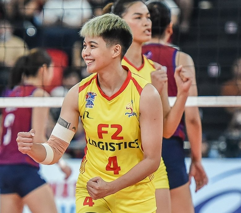vicgalangloml's tweet photo. Ara Galang, nakita ko ang nag-aalab na pagmamahal mo sa volleyball at sa mga taong naniniwala sayo. Dahilan kung bakit kita mahal, minahal, at mamahalin pa. Sana hindi mo isara ang libro dahil nandito pa kami na handang magbasa ng sanlibong pahina ng kwento mo, mahal ko. Salamat. https://t.co/siWDZulBhV