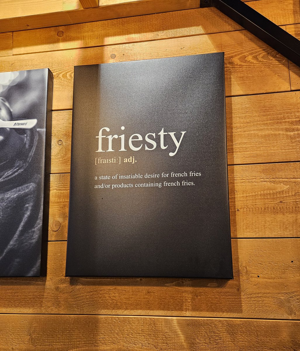 #Frittenwerk, wie lecker kann man sein? 🤤🤤🍟

Btw: unterpommest ist jetz mein neuester Gemütszustand.