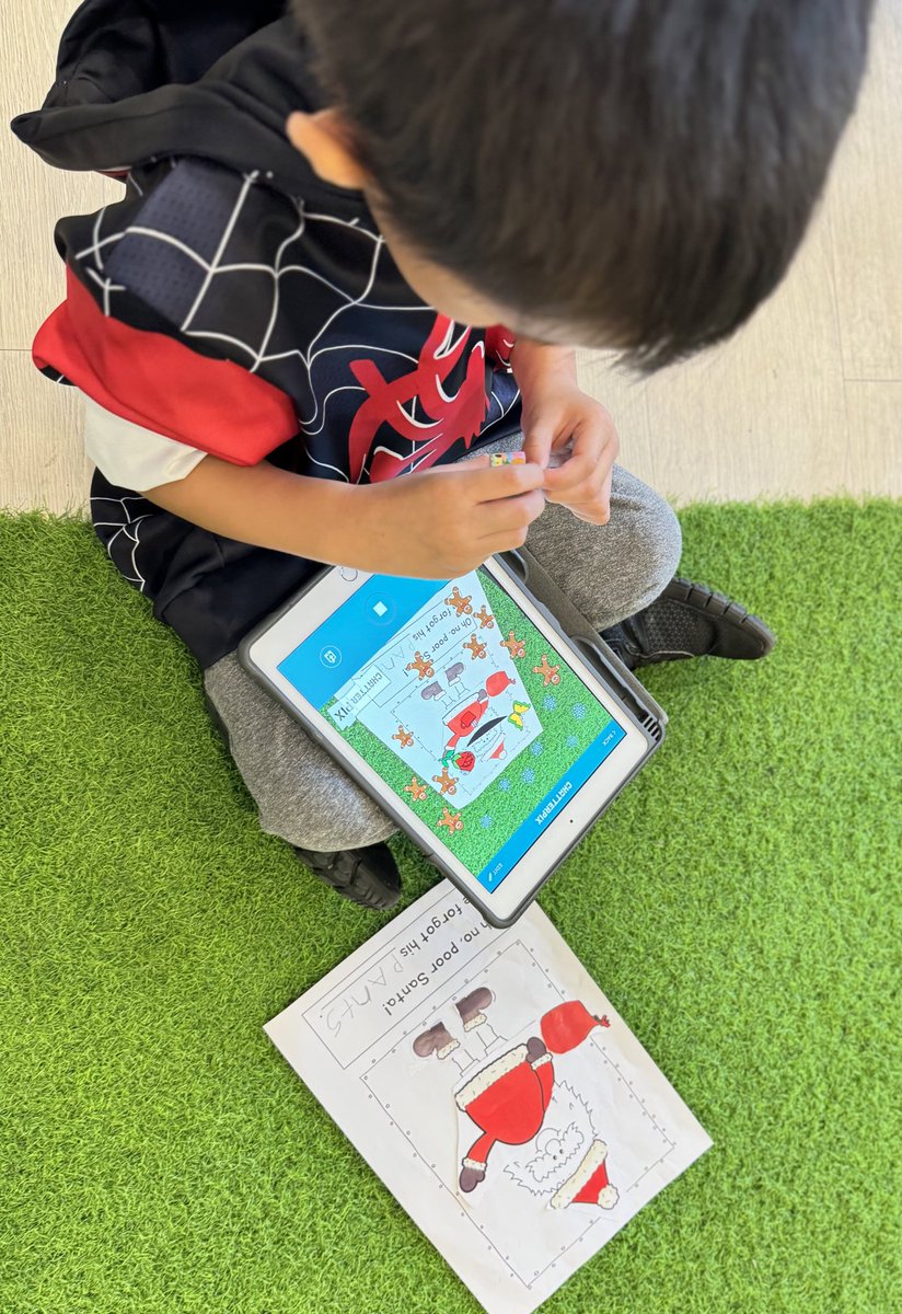 vickyyhengg's tweet image. 🎅 Exciting times in the classroom! 🎤 Children have been practising their voice recording skills using the @ChatterPixIt app. 🗣️ The challenge: &quot;Oh no, Poor Santa! He forgot his ____.&quot; 🎁 They then shared their creative responses on @Seesaw. #HIS_learning