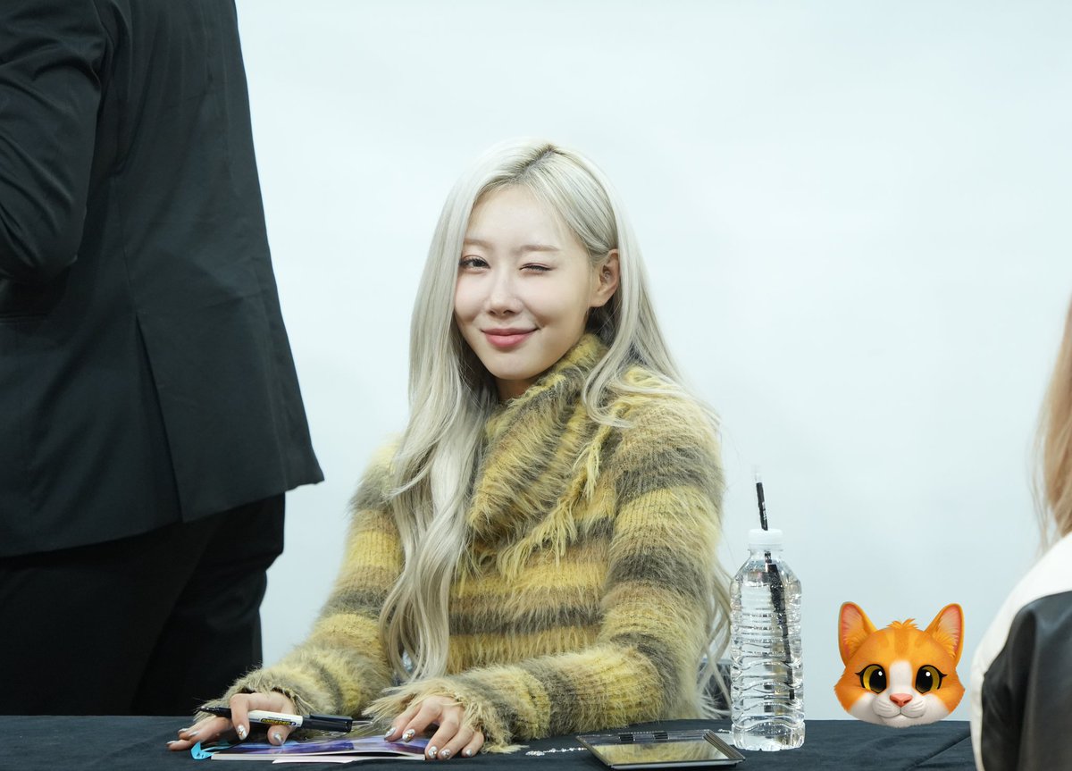 231207 Preview (1)

오래만에 보는 윙크 장인 귀염동이

#한동 #HANDONG
#드림캐쳐 #Dreamcatcher 
<a href="/hf_dreamcatcher/">드림캐쳐 Dreamcatcher</a>