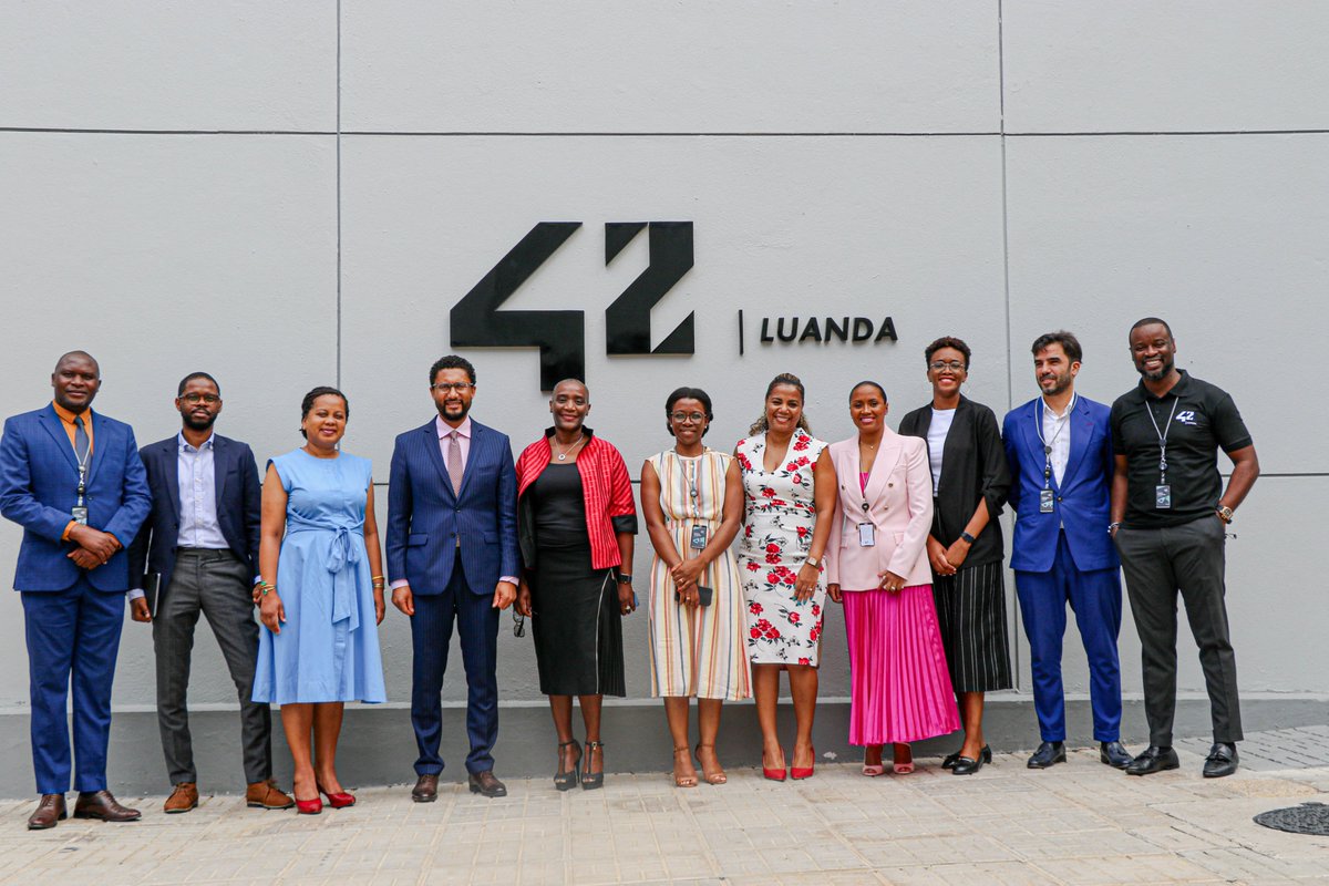 UNDPAngola's tweet photo. Today, our Resident Representative @AntonioDenise and Deputy RR @MamisoaRangers led the #AcceleratorLab team on a guided visit at the #42Luanda - a presidential initiative aimed at training students w/ #programming skills to prepare them 4 the technological 🌍 and the job market. https://t.co/sZiJvtdaTu