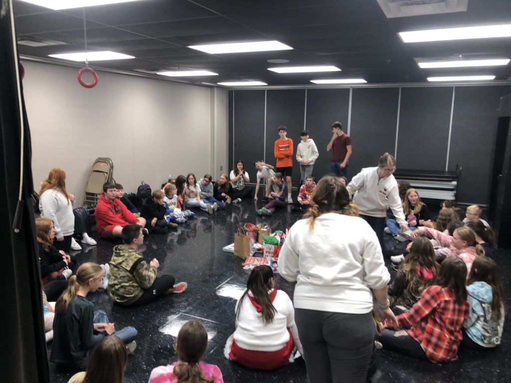 OGMSPanthers's tweet image. OGMS Students enjoying the annual Holiday Party! White elephant, Gingerbread houses, Christmas Bingo and Christmas Corn Hole! Thanks to everyone that made this a HUGE success! Nancy O'Keefe you rocked it! #gopanthers
