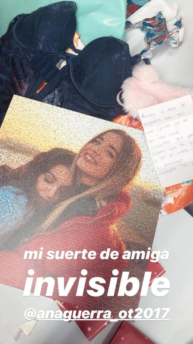 viciandot's tweet photo. algunos lo intentarán pero nunca nadie superará el regalo que le hizo ana a mimi por el amigo invisible
https://t.co/L1klXasAaY #OTDirecto7D https://t.co/7p7Ag0BUId