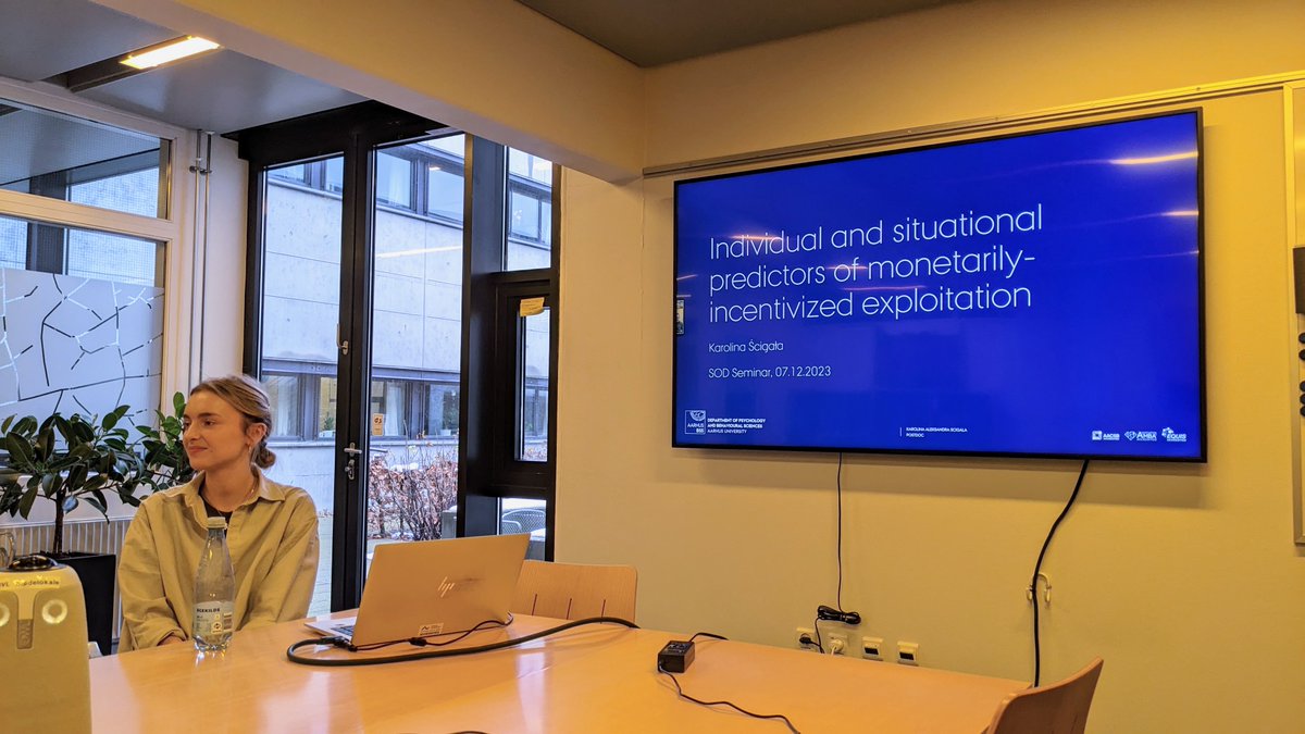 Strategic Organization Design group (@sod_unit) on Twitter photo Which factors contribute to bribery and dishonesty? Such asked <a href="/kascigala/">Karolina Ścigała</a> in today's SOD seminar on "Individual and situational predictors of monetarily-incentivized exploitation". A talk filled with cool experiments, game settings, and teasers for upcoming megastudies 👏 Which factors contribute to bribery and dishonesty? Such asked <a href="/kascigala/">Karolina Ścigała</a> in today's SOD seminar on "Individual and situational predictors of monetarily-incentivized exploitation". A talk filled with cool experiments, game settings, and teasers for upcoming megastudies 👏