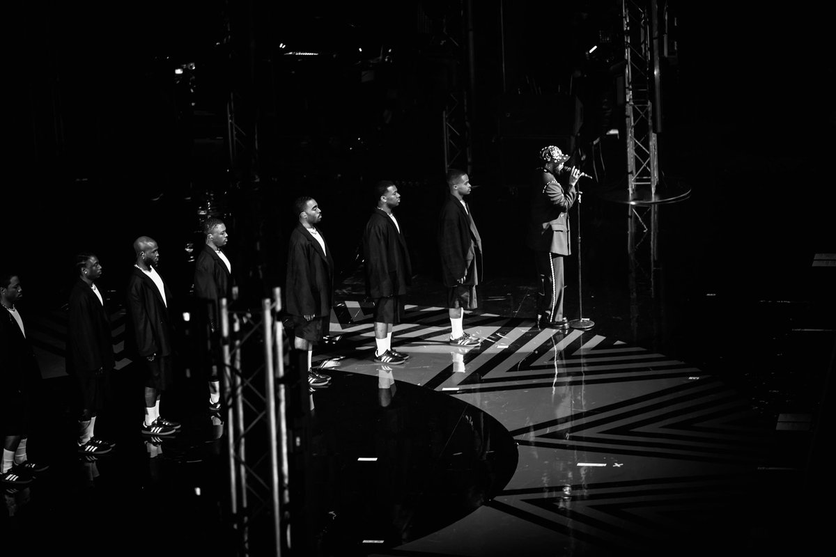 ShemaMike_'s tweet photo. Some of last night's monochromatic pictures 🖤 https://t.co/3bA3eHtaMh