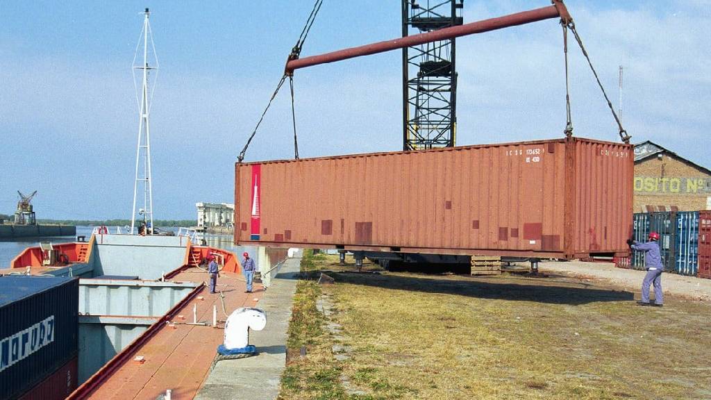 ArgenPorts's tweet photo. El puerto de Santa Fe presentó su circuito logístico con Montevideo https://t.co/XOvZ55JbT7 
@PuertoStaFe @AreseCarlos https://t.co/0IdD57NWhS
