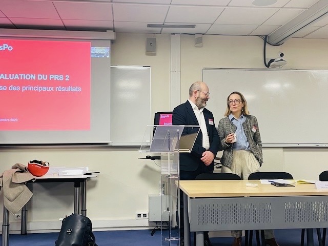 ARS_IDF's tweet photo. 1/2 #PRS2 #Ăvaluation l @_AmelieVerdier ouvrait ce matin la journĂ©e dâĂ©tude et d'Ă©changes autour de la prĂ©sentation des travaux dâĂ©valuation du Projet RĂ©gional de SantĂ© (PRS2) 2018-2023 de lâARS Ăle-de-France menĂ©e par la Chaire santĂ© de @sciencespo. https://t.co/vp6keLBEEU