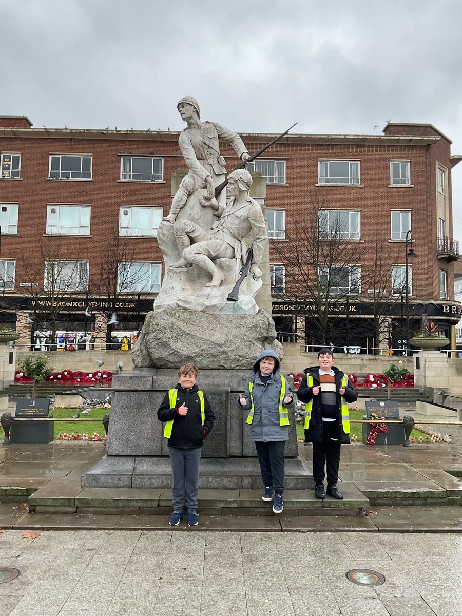 Bridgeview_Hull's tweet photo. Today #ClassPeace visited the war memorial in Hull City Centre as part of their History topic this term. CN - it made me feel sad because people died. BA- Lots of children died in the Blitz. https://t.co/5rLYiTwegu