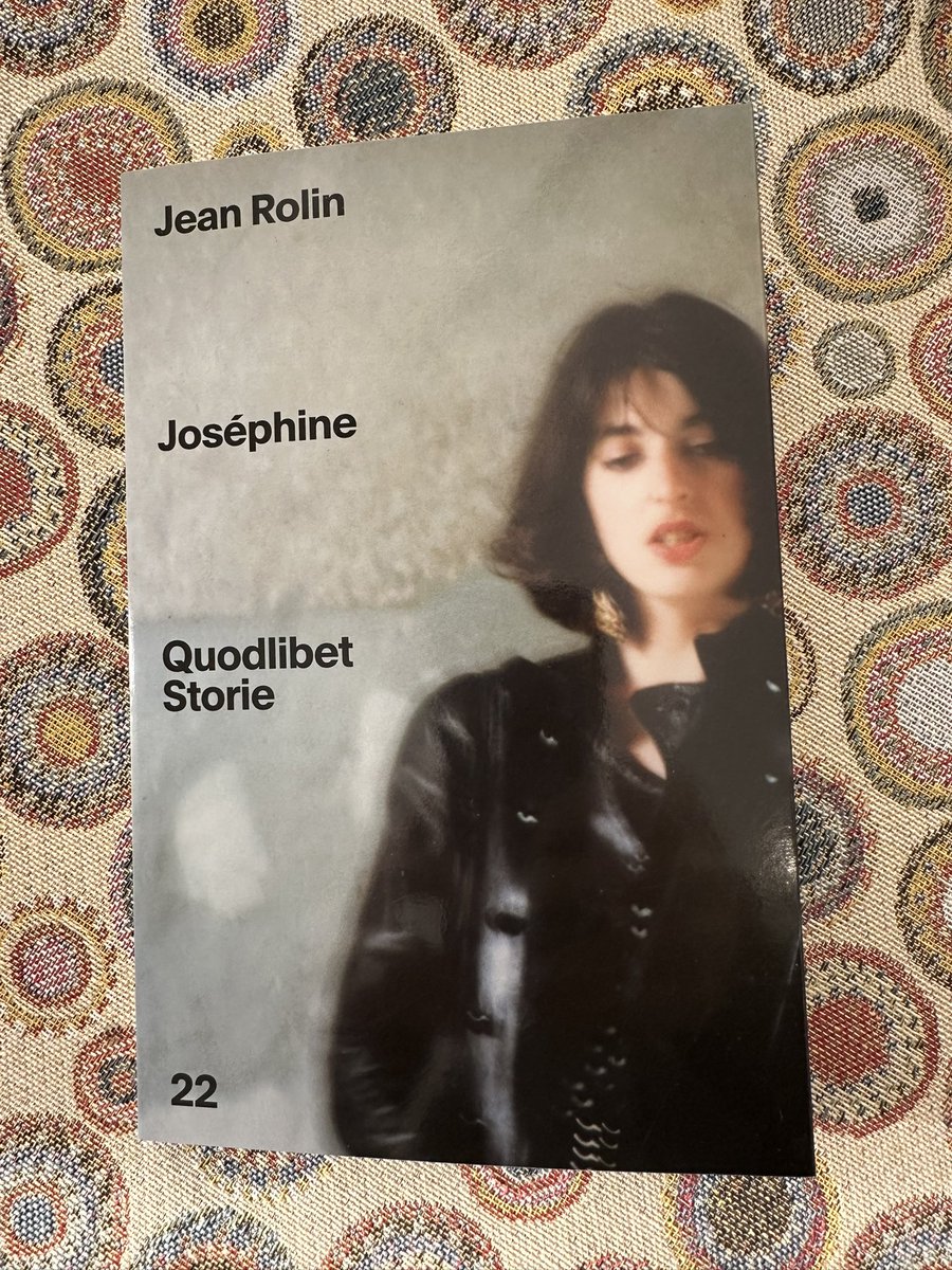 One_more_red's tweet image. «chissà cosa aspetta a venire qui e a baciarmi, per quale motivo l'orgoglio che genera sofferenza prevale sull'umiltà che potrebbe rasserenare». «Raggiungiamo, credo, un tale livello di somiglianza che ci specchiamo l'uno nell'altra. Questa cosa mi dà le vertigini»).