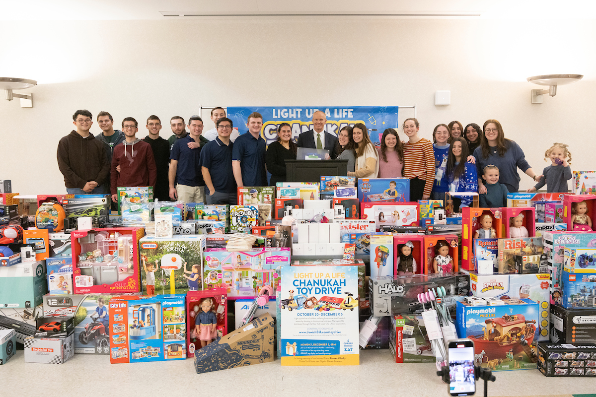 Harvey G. Stenger (@prezharvey) on Twitter photo I’m so proud of what our students <a href="/binghamtonu/">Binghamton University</a> do when they work together! Chabad and Sigma Delta Tau have raised over $25,000 to distribute toys to children suffering from cancer throughout New York. 💚 #BingPride I’m so proud of what our students <a href="/binghamtonu/">Binghamton University</a> do when they work together! Chabad and Sigma Delta Tau have raised over $25,000 to distribute toys to children suffering from cancer throughout New York. 💚 #BingPride
