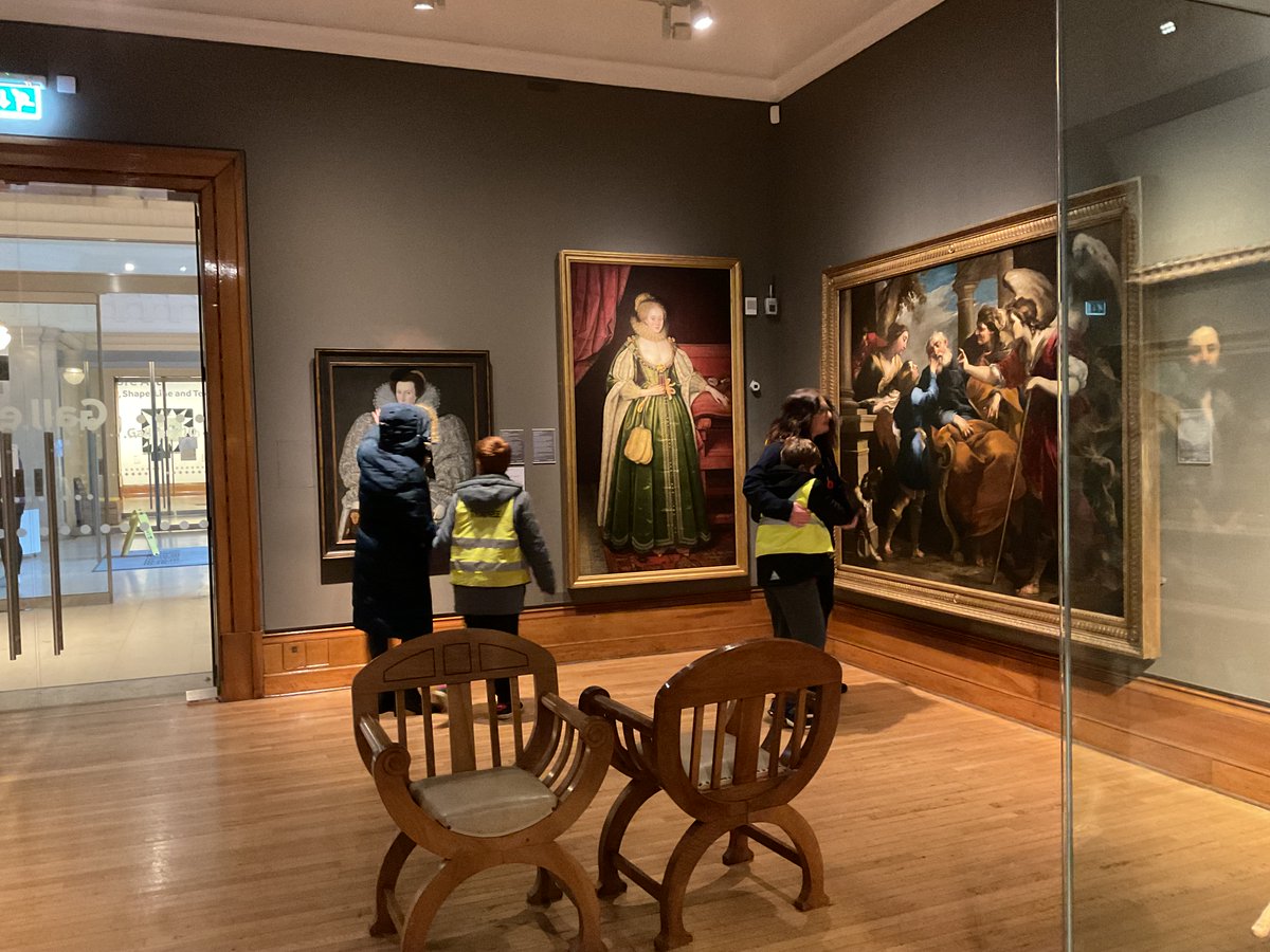 Bridgeview_Hull's tweet photo. #ClassPeace visited @HullFerens today. The boys were particularly interested in the oil paintings. BA - it looks like a photograph. MH - the music here is making me feel relaxed. https://t.co/iqmnlA4WYJ