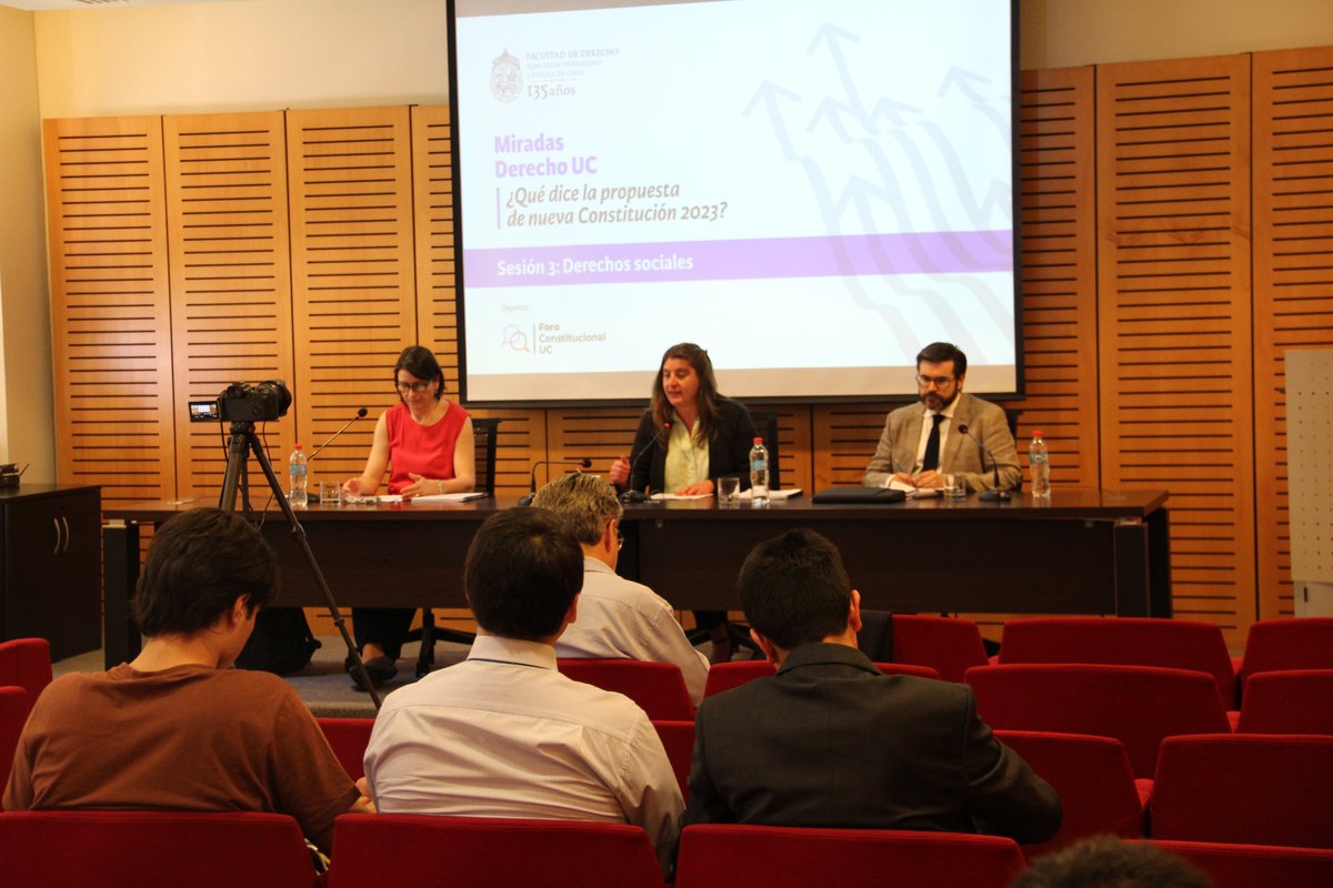 ForoConst_UC's tweet photo. 📌 #Noticia | Profesores Cecilia Rosales y Gonzalo Candia reflexionaron sobre el catálogo de derechos sociales en la propuesta de nueva #constitución

Analizaron las novedades y proyectaron los desafíos de su futura implementación.

Más información 👉 https://t.co/yPNogCUZvq https://t.co/9ZhPXiI4J5