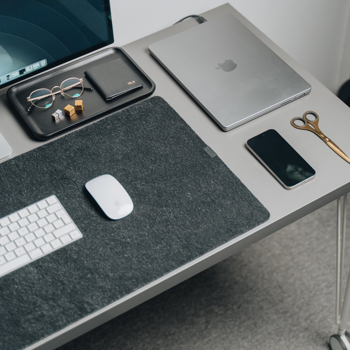 ulxstore's tweet photo. New Felt Desk Mats.

You may have missed the release with all the Black Friday hype, but we now have our Merino Wool Felt Desk Mats live on the store.

15% off until Christmas. 🤫 https://t.co/NOFZP5FVIL