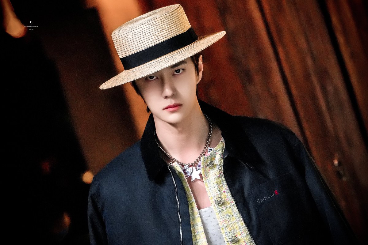 aylaca's tweet photo. พิป๋อไม่หยุดหล่อแล้วไปให้สุด อินนงอินเนอร์คือมันเท่ไปหมด ชอบเค้ามากทำไงดี🥹

#WangYibo_GQMOTY23 https://t.co/VOgF1IEiUs