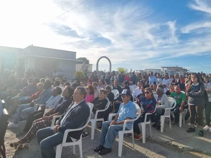 #SanctiSpíritusEnMarcha  Comienza la marcha en Peregrinación por El Recuerdo y Voluntad de nuestros héroes y mártires caídos en defensa de  nuestro país y del servicio internacionalista. 
#CubaViveEnSuHistoria 
#SanctiSpíritusEnMarcha 
<a href="/DeivyPrezMartn1/">Deivy Pérez Martín</a> <a href="/SanctiSpiritus1/">Gobierno Provincial #SanctiSpíritus</a>