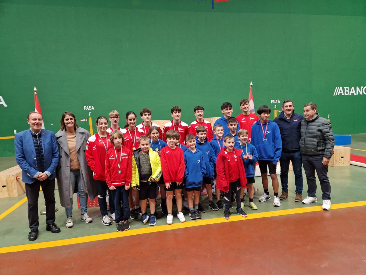 PDMGijon's tweet image. Jorge Pañeda, Concejal de Deportes y Presidente del PDM, en la entrega de premios del Campeonato de Asturias de Parkour🏆.