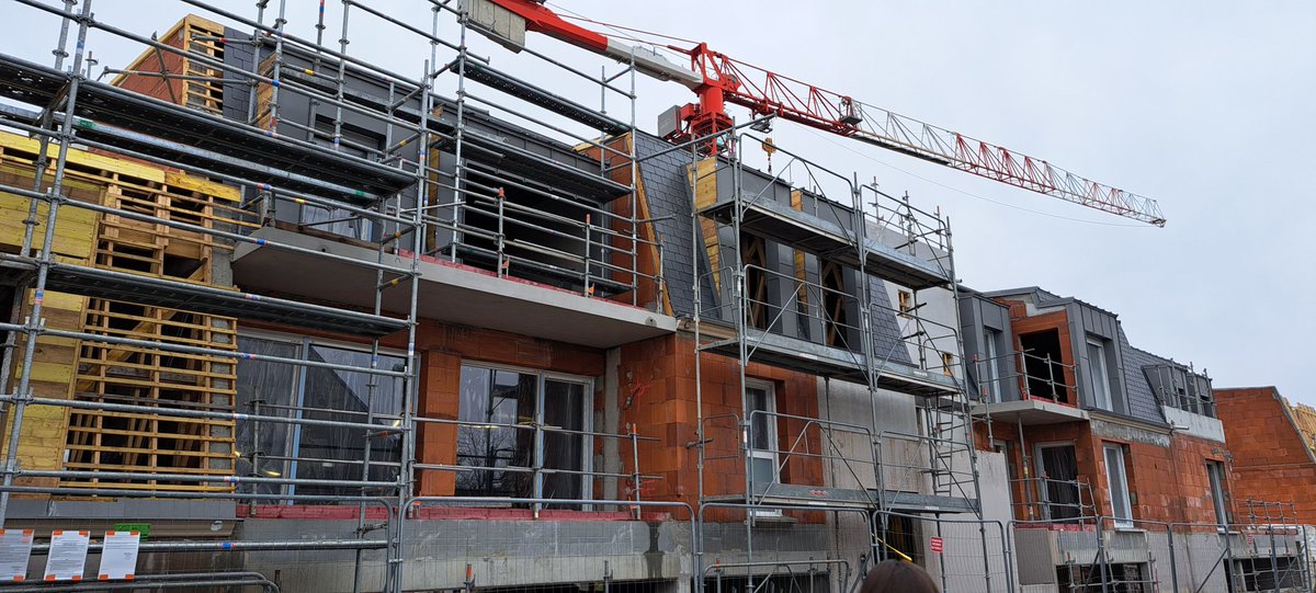 Aujourd'hui, <a href="/jfescudier/">Jean-François ESCUDIER</a> et <a href="/HenneronVincent/">Vincent Henneron</a>, <a href="/ValloireHabitat/">VALLOIRE HABITAT</a>  Vincent Barraud <a href="/LinkCity/">Linkcity</a>, Matthieu Petit <a href="/PERL_Immo/">Perl</a> en présence de Béatrice BARRUEL <a href="/VilledOrleans/">Ville d'Orléans</a> ont planté symboliquement un arbre 🌳pour la construction 🏗 de la Résidence O'DE LOIRE à Orléans. #logementsocial